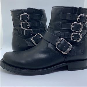 FRYE Veronica Belted Short — Brand New!!